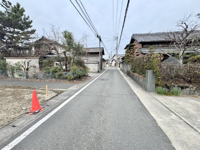 西京区上桂西居町　条件なし土地　１号地の前面道路含む現地写真|土地の大きさ・車通り・周辺環境など…現地で実際に体感してみてください！送迎サービスも行っておりますのでお気軽にお申しつけください。