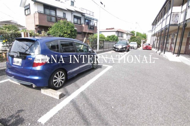 レオパレス西船ガーデンコートの駐車場