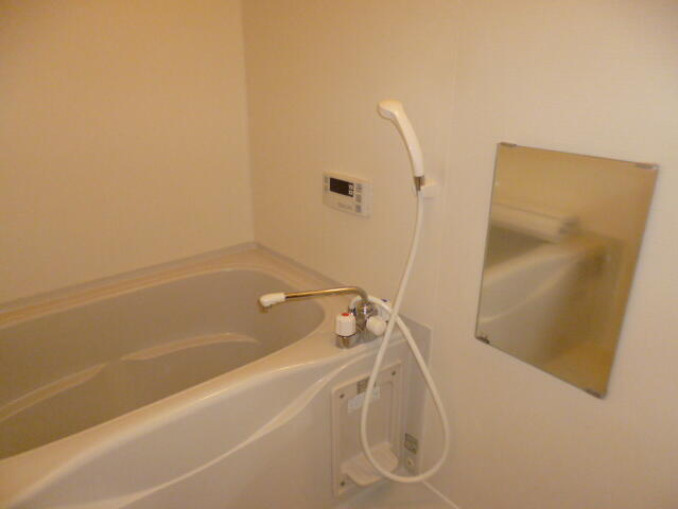 中野区上高田３丁目の賃貸マンションの浴室