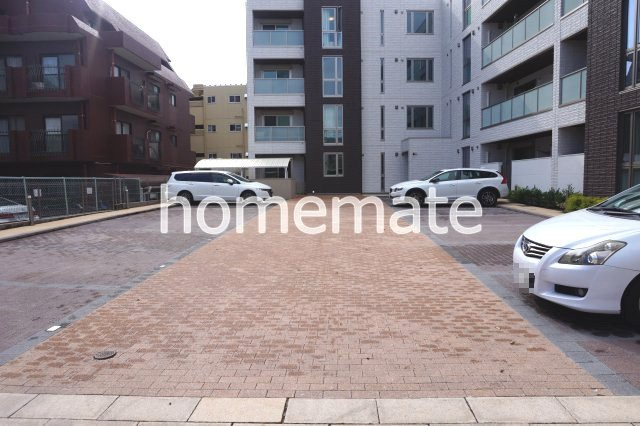 熊本市中央区新大江１丁目の賃貸マンションの駐車場