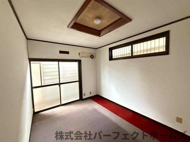 杉山手1丁目戸建の洋室|ゆったりした洋室です