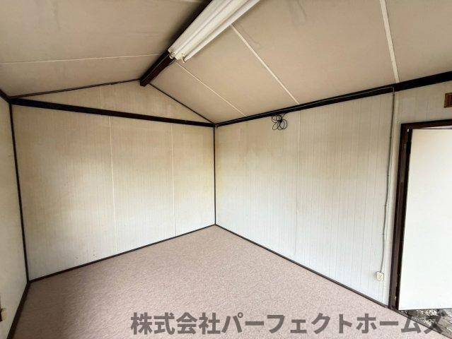 杉山手1丁目戸建の内装|明るい色調の室内です