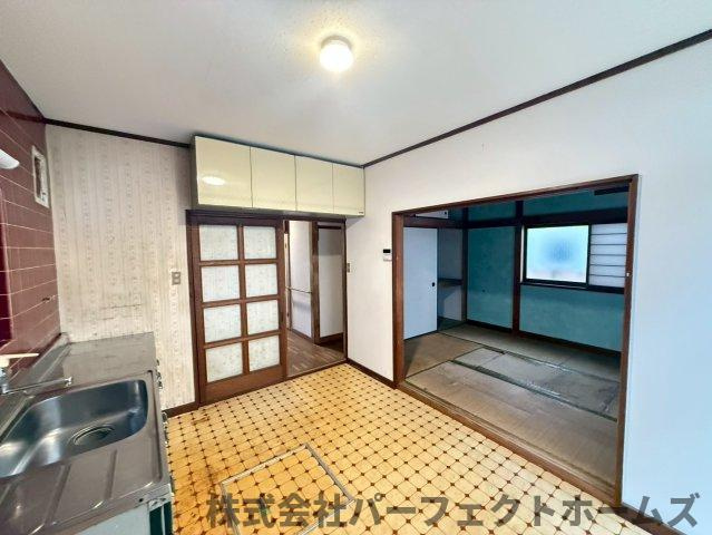 杉山手1丁目戸建のキッチン|ダイニングキッチンです