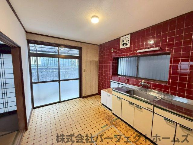 杉山手1丁目戸建のキッチン|使いやすいキッチンです