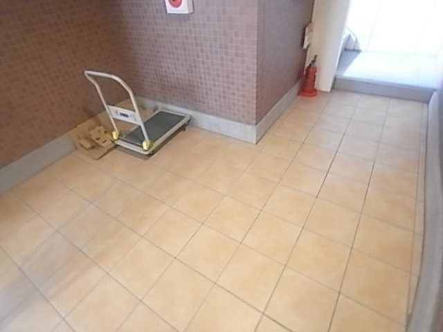 ラージヒル神戸駅西の外観
