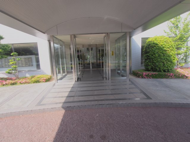 サンヒルズCO-OPマンションのエントランス