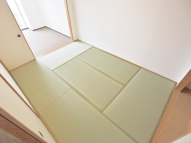 サンヒルズCO-OPマンションの和室