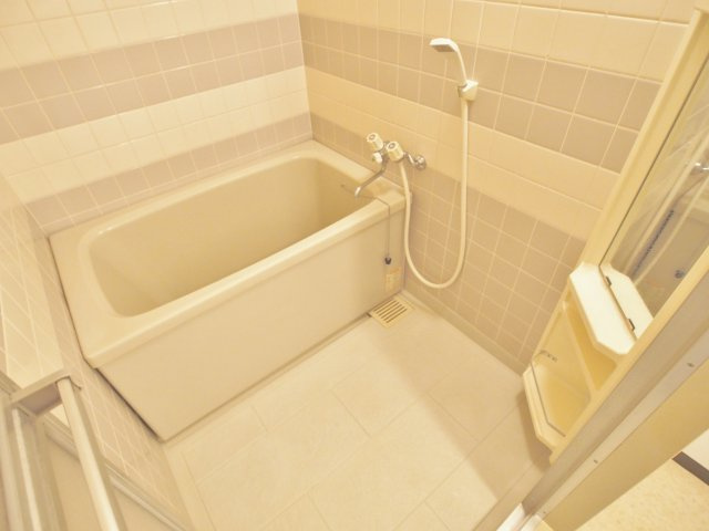 サンヒルズCO-OPマンションの浴室