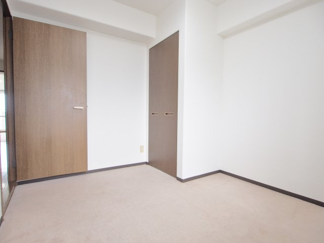 サンヒルズCO-OPマンションの洋室