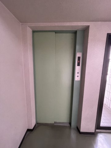 エレベーターです