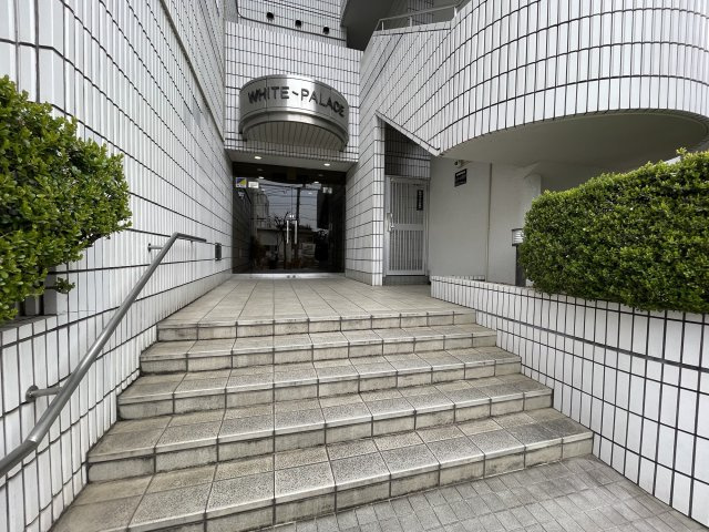 こちら入り口です