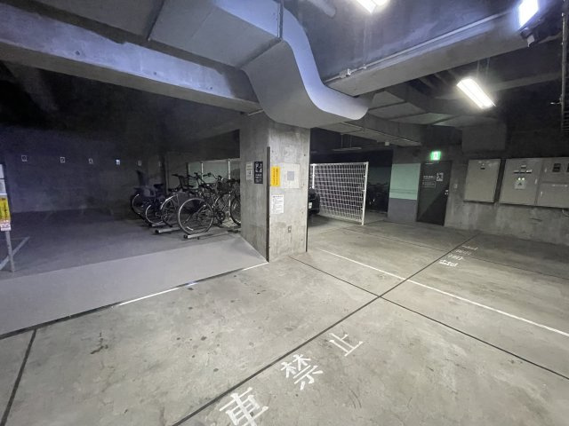 【駐車場】