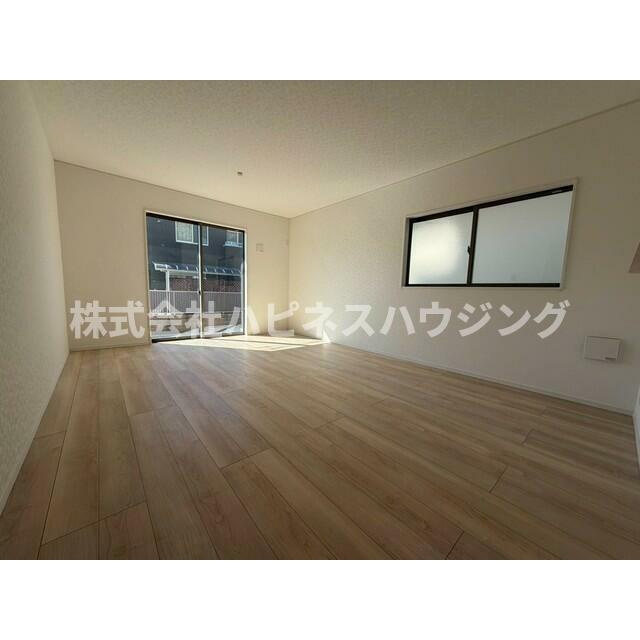 クレイドルガーデン柏市花野井第１０の居間・リビング