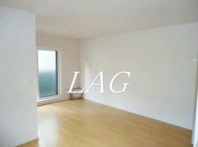 【居間・リビング】 | ＲＩＣＨＥＳＳＥ | 洋室のお部屋です。