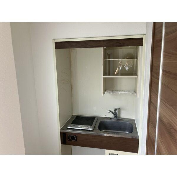 昭栄ビル№9の内装|明るい室内です