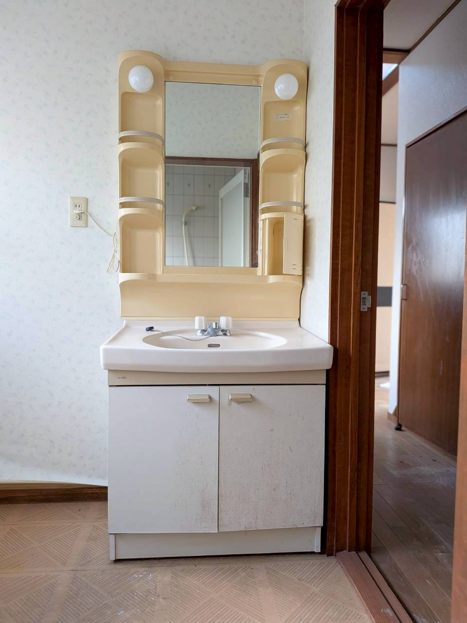 中古住宅　那珂市平野の独立洗面台