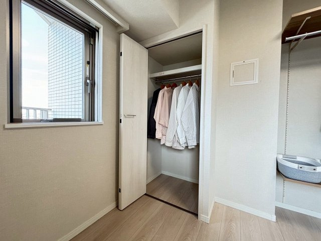 【収納】 | グローリオ高円寺 | 洋室5.7帖にも勿論収納御座います♪すべてのお部屋に収納装備です！是非とも一度現地でご確認下さい。即日のご内覧にも柔軟にご対応致します。