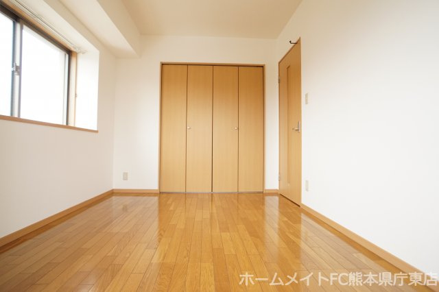 熊本市東区八反田２丁目の賃貸マンションの洋室