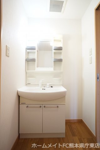 熊本市東区八反田２丁目の賃貸マンションの独立洗面台