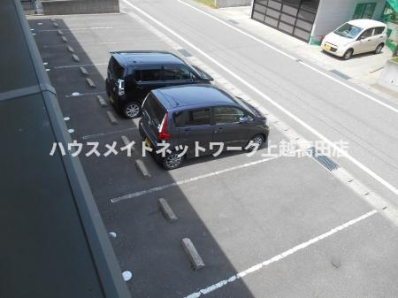タウンコートながみねの駐車場|駐車場