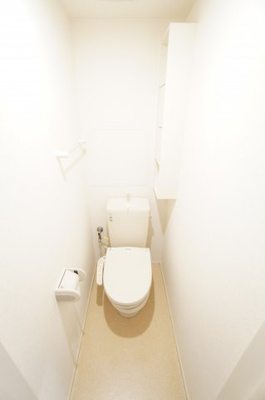 【トイレ】 | ウエストヒルプラム | ※同物件・反転タイプの写真です。