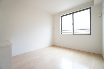 【洋室】 | ウエストヒルプラム | ※同物件・反転タイプの写真です。