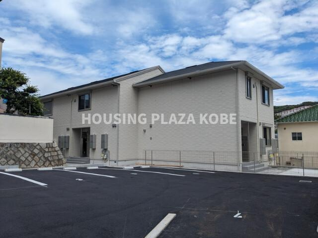 クローバー富士５号館の外観