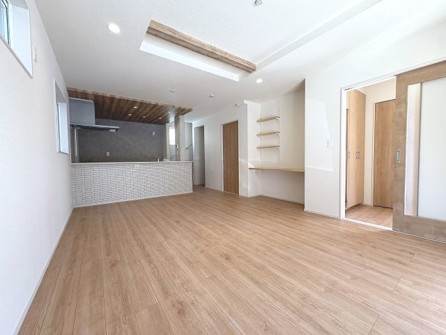 【居間・リビング】 | 福岡市南区弥永1丁目　3号棟（全4棟）【仲介手数料無料・0円】 | 現地写真。