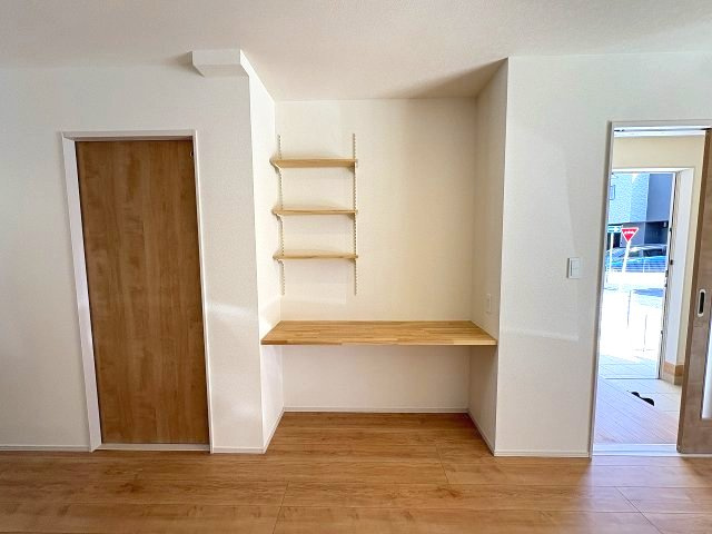 【居間・リビング】 | 福岡市南区弥永1丁目　3号棟（全4棟）【仲介手数料無料・0円】 | 現地写真。