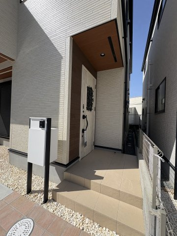 【玄関】 | 福岡市南区弥永1丁目　3号棟（全4棟）【仲介手数料無料・0円】 | 現地写真。