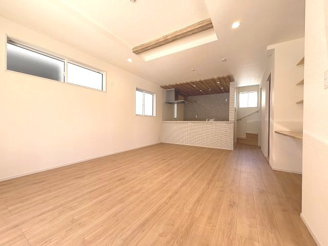 【居間・リビング】 | 福岡市南区弥永1丁目　3号棟（全4棟）【仲介手数料無料・0円】 | 現地写真。