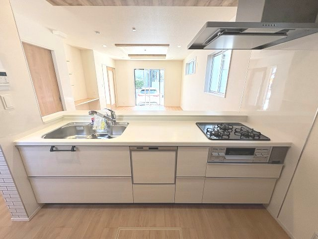 【キッチン】 | 福岡市南区弥永1丁目　3号棟（全4棟）【仲介手数料無料・0円】 | 現地写真。
