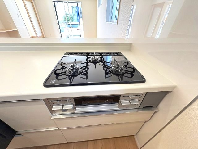 【キッチン】 | 福岡市南区弥永1丁目　3号棟（全4棟）【仲介手数料無料・0円】 | 現地写真。