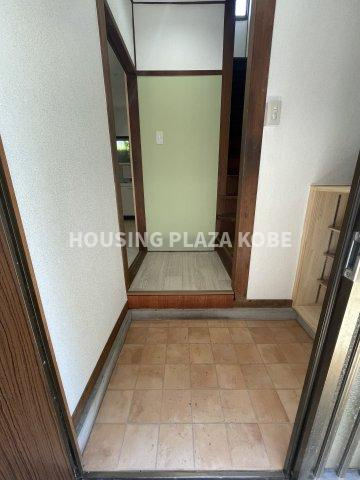 須磨浦通４丁目貸家の玄関