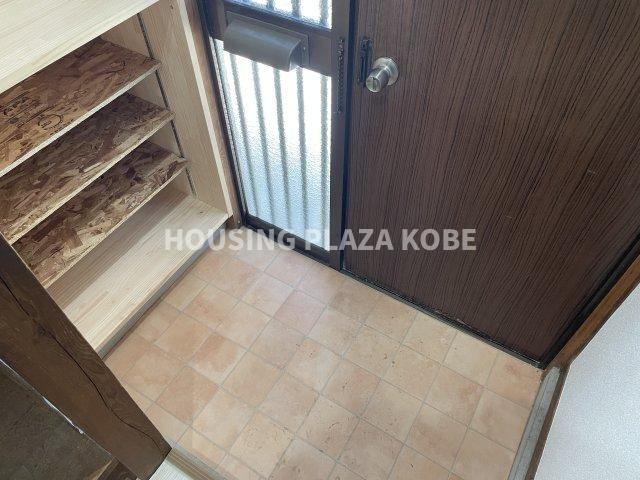 須磨浦通４丁目貸家の玄関