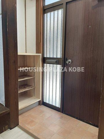 須磨浦通４丁目貸家の玄関