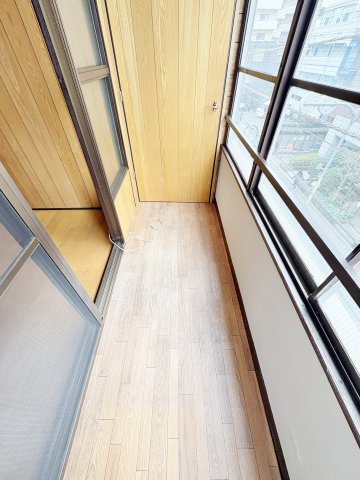 小平市学園西町２丁目の賃貸マンションのバルコニー