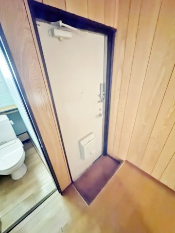 小平市学園西町２丁目の賃貸マンションの玄関