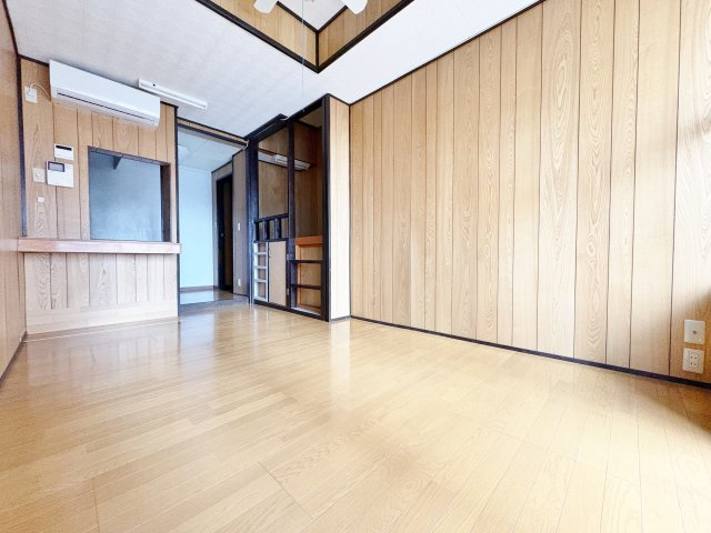 小平市学園西町２丁目の賃貸マンションの居間・リビング