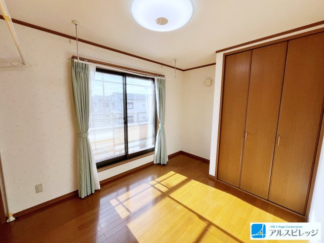 中古／川越市大字砂新田の洋室|２階洋室（5.4帖）子供部屋にも嬉しいクロゼット付き