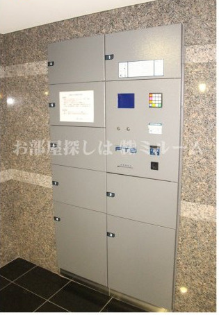 ルーブル高田馬場のその他共用部分|２４時間荷物が受け取れる宅配ボックス付☆