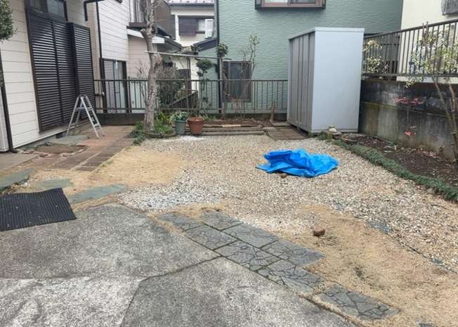 【庭】 | 庭があることでガーデニングや家庭菜園はもちろん、こどもの遊び場やペットを放して遊ぶことができます。また、家の周囲に余裕があるということです。隣地との間があれば、十分な日当たりと、風通しが確保できます。