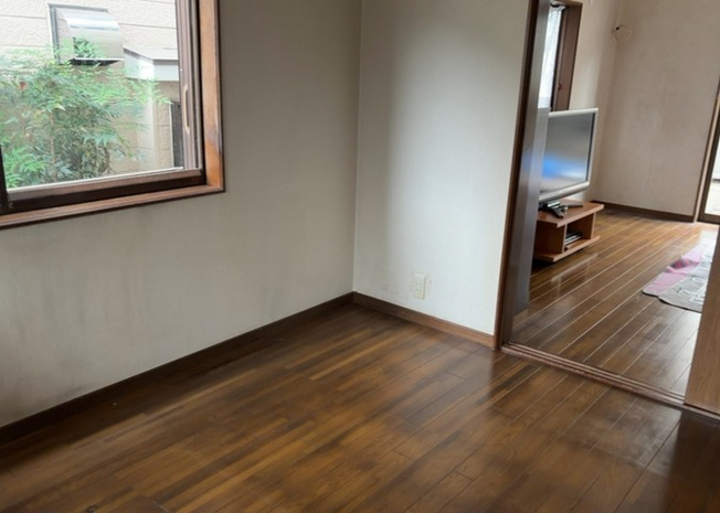 【ダイニング】 | ダイニングにはダイニングテーブルセットなどを置くことが多く、間取りにおいて「D」と略記されますが、食事を作るときの作業場として使用したり、朝食を食べたりするときだけに使われるケースも少なくありません。