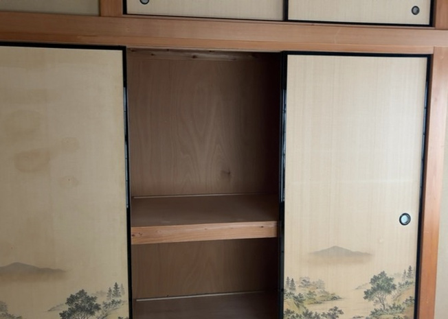 【収納】 | ウォークインクローゼットがあれば、クローゼット内でコーディネートが完成できますし、季節の変わり目に行う衣替えの手間も省けます。また、スーツケースなど大きいものもしまうことができ使い勝手がよいです。