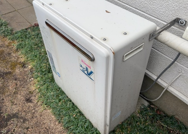 【発電・温水設備】 | 省エネ給湯器とは従来型の給湯器より熱効率が高く、少ない燃料でたくさんのお湯を沸かすことが出来る高効率な給湯器のことを指します。また、省エネ給湯器には種類があり、利便性や効果なども様々です。