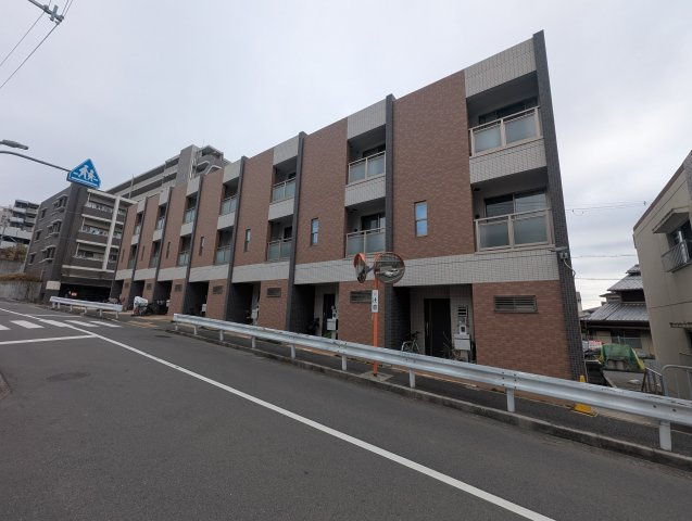 東泉丘タウンハウス