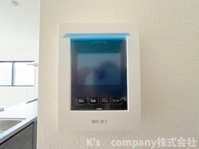 ◎茅ヶ崎市高田4丁目　新築戸建　1号棟のセキュリティ|訪問者の顔が確認できるテレビモニター付きインターフォン☆