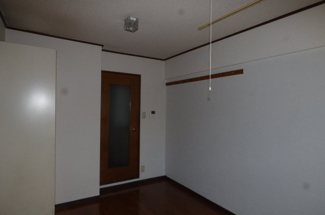 リード岡崎２４８の居間・リビング