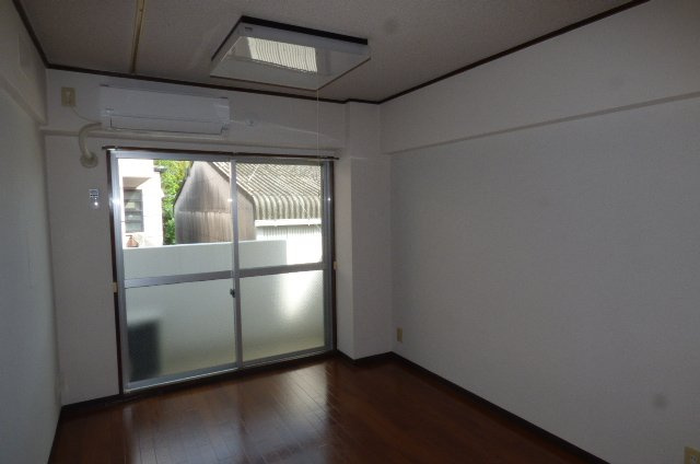 リード岡崎２４８の居間・リビング