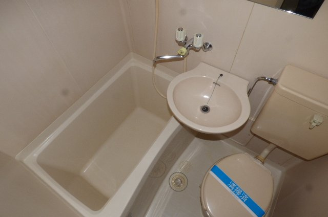 リード岡崎２４８の浴室